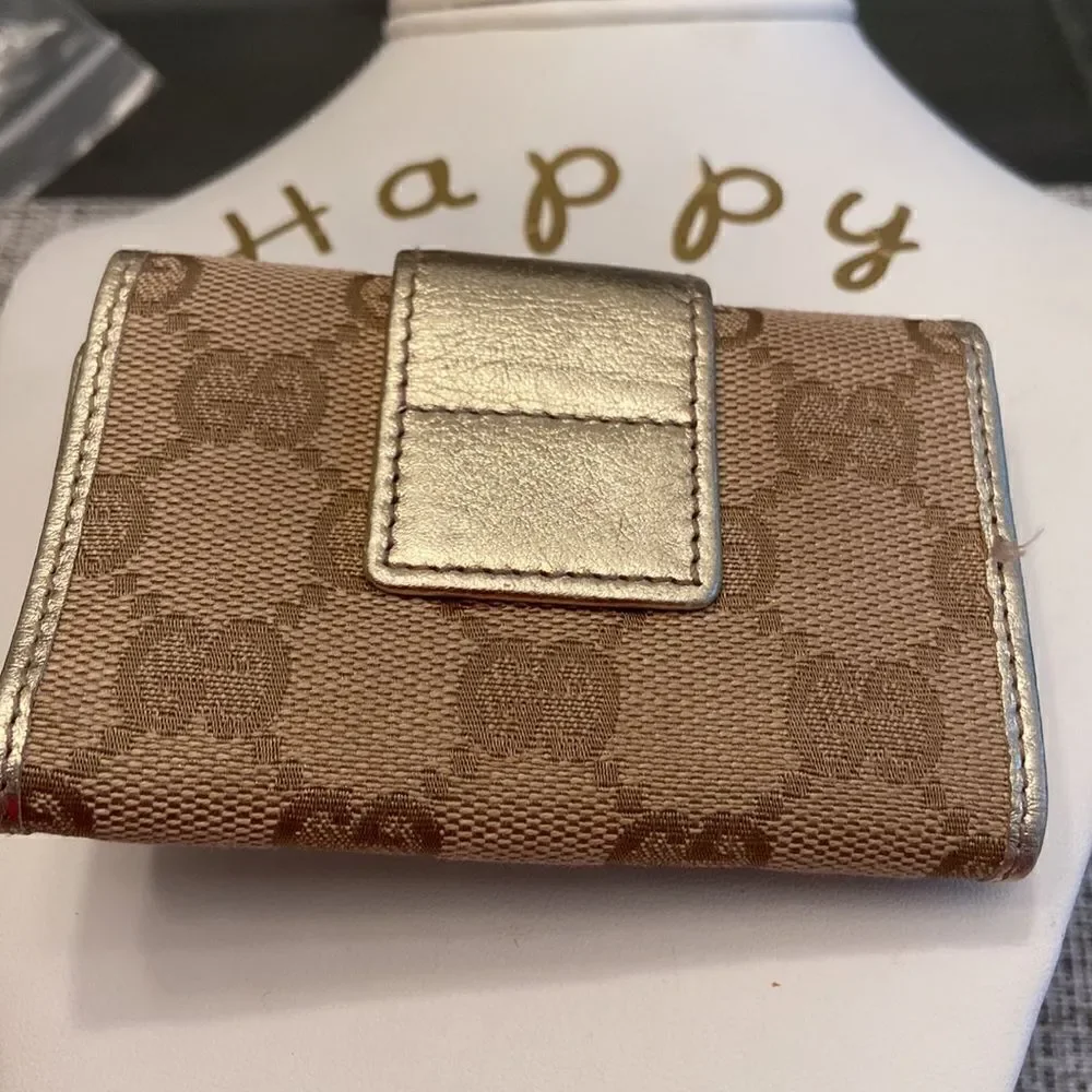 Gucci Gokd Keyhokder Impeccable condition with dust bag